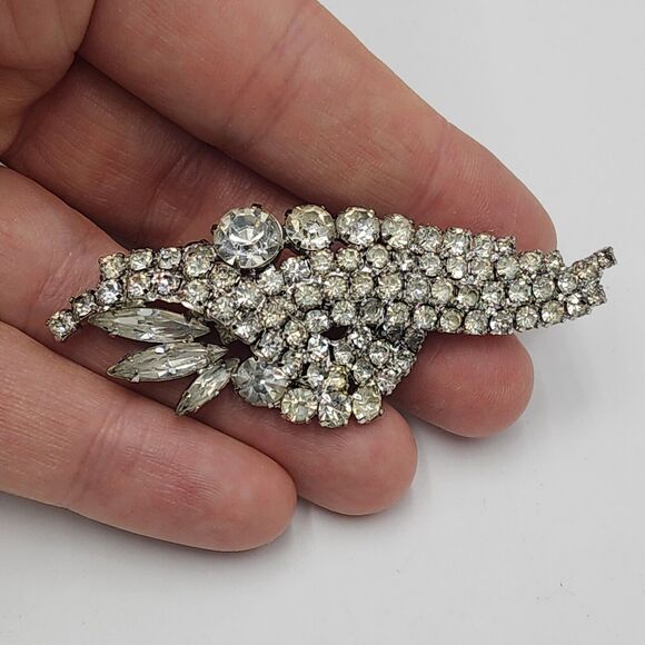 Vintage Unsigned WEISS Marquise Round Clear Rhinestone Rhodium Plated Pin Brooch - Picture 2 of 7